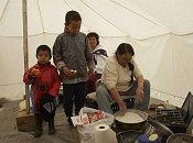 Children eating bannock